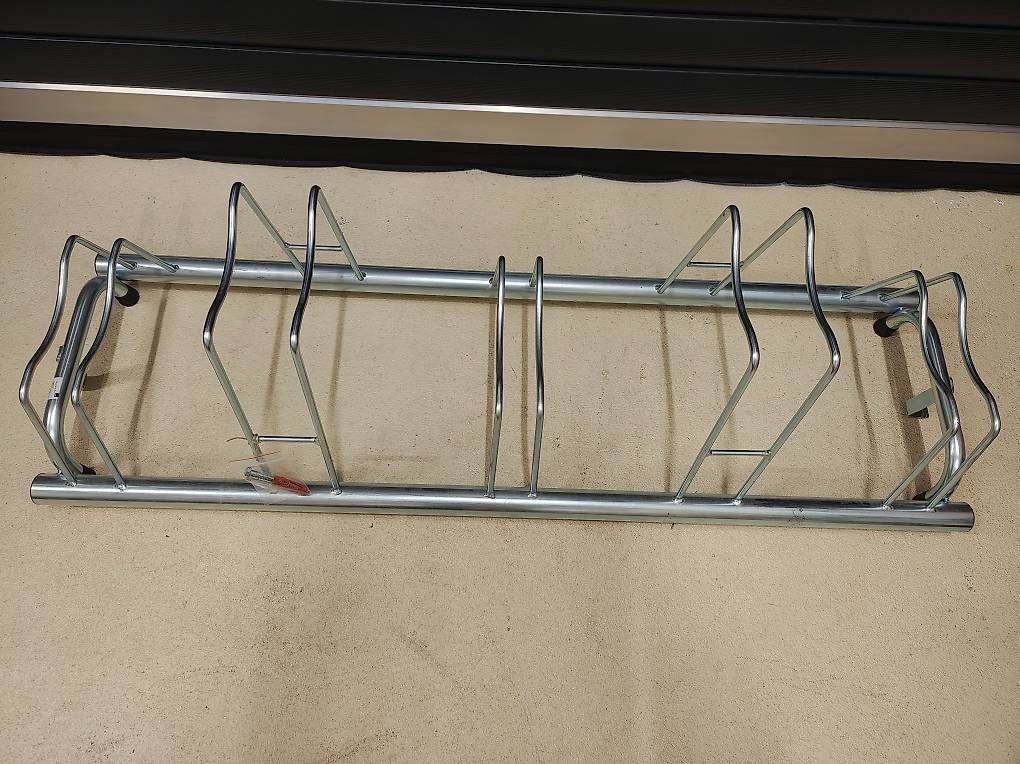 Pezzi di ricambio: Portabiciclette da pavimento a 5 posti – Usato da Brione s. Minusio venduto da pellet100