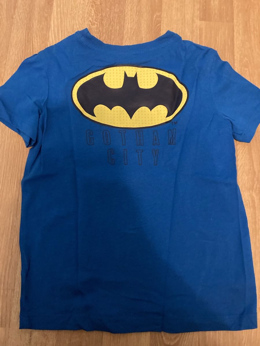 Chemises, T-shirts & Polos: Batman Shirt Gr. 110 – D'occasion à Emmenbrücke par JJ_89 1