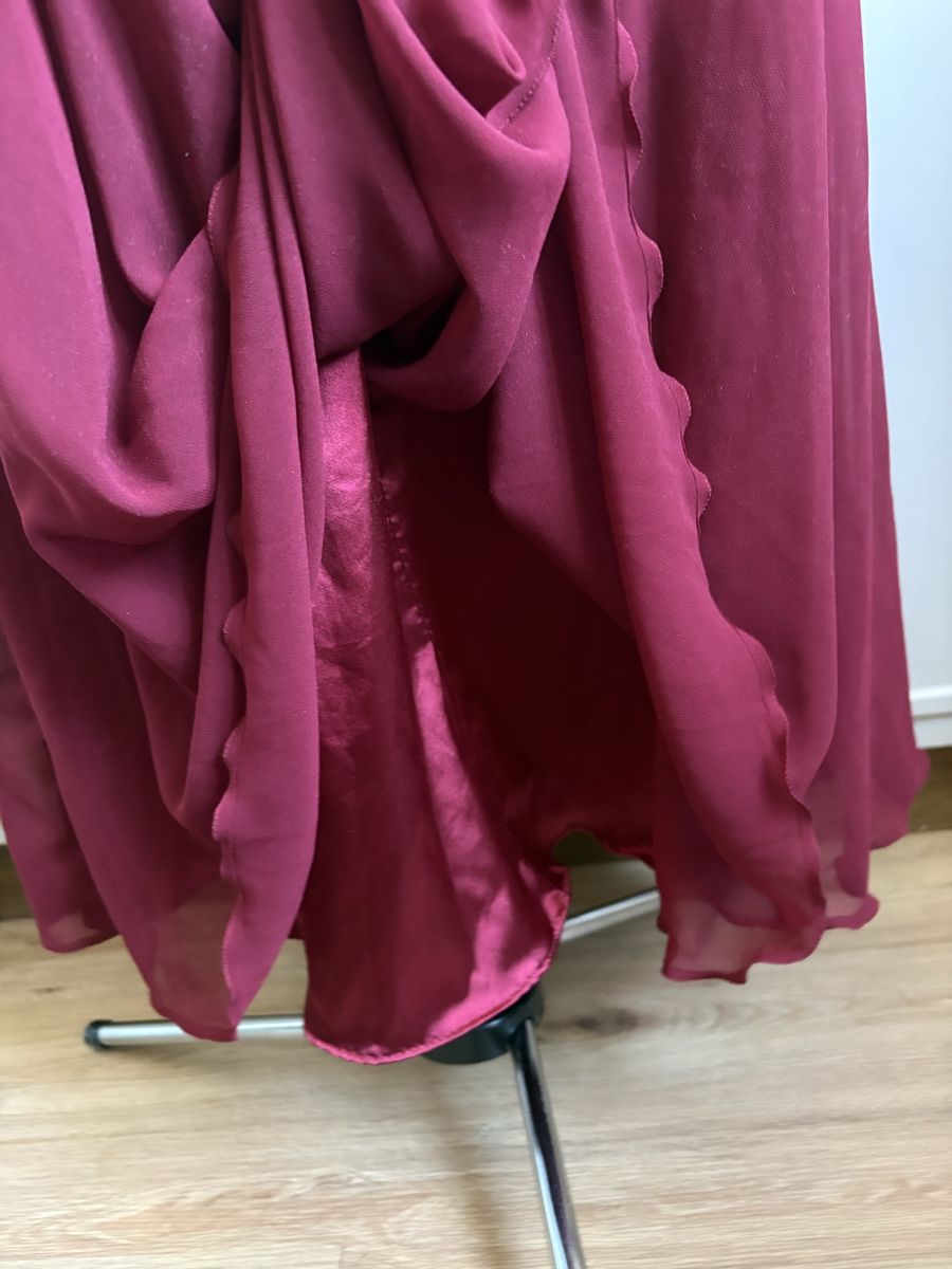 Vestiti: Abendkleid Bordeaux – Usato da Oensingen venduto da Chicotus 6