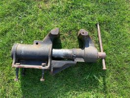 Stabiler Schraubstock 120 im Industrie Look