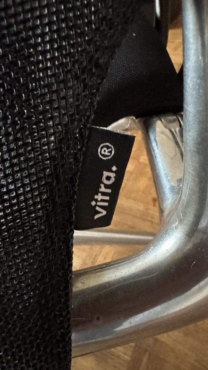 Vitra Stühle: Vitra Meda Chair – Gebraucht aus Rapperswil SG von ememem 1