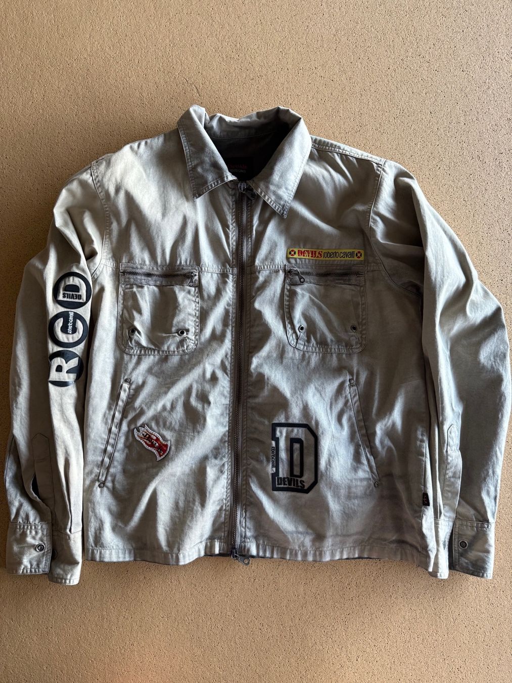 Roberto Cavalli Giacche: Veste Devils Roberto Cavalli, taille XS/153cm – Usato da St-Gingolph venduto da GoldenKeys 6