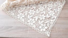 Tischdecke aus Spitzenstoff - Nappe en dentelle