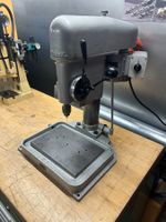 Olivetti Hochpräzisionsbohrmaschine