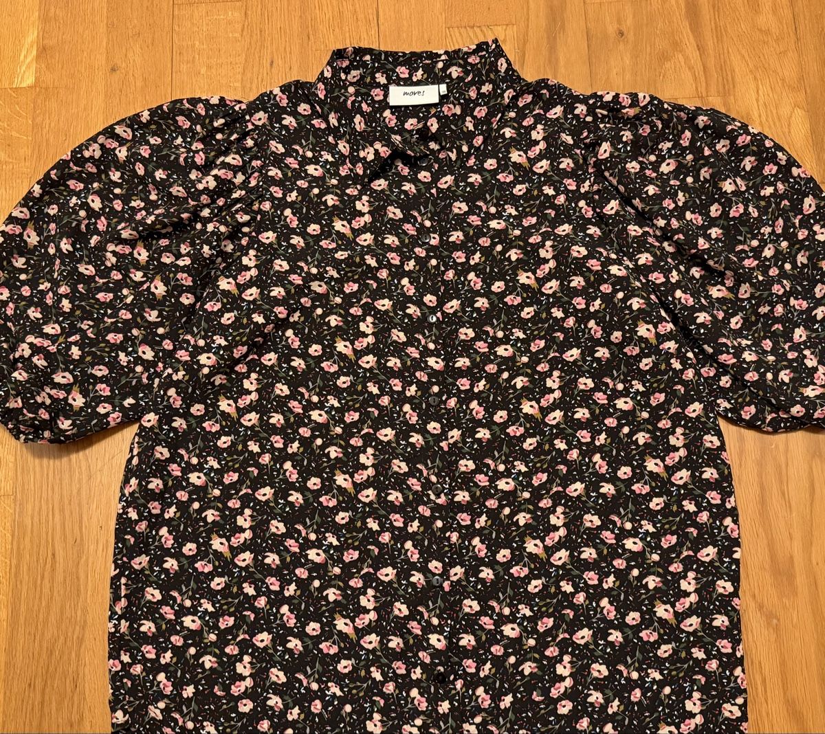 Camicette: move Bluse mit Blumenmuster, Grösse 38, Top Zustand! – Usato da Adliswil venduto da StephanieAnnina