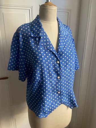 Blaue Vintage Bluse mit Pünktchen, Grösse L - Top!