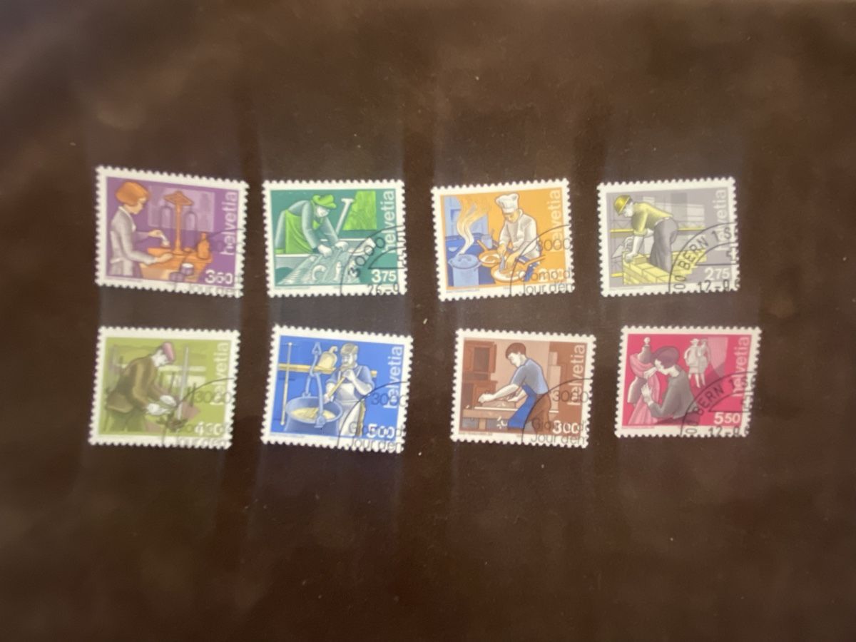 Tutti i francobolli: Briefmarken Schweiz 8 Stücke Berufe – Usato da Muralto venduto da Alex1912