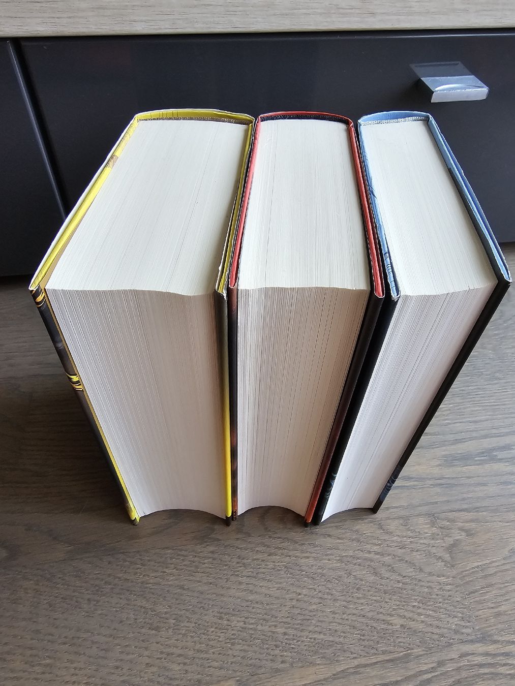 Bücher: Zwischen den Welten - Laini Taylor – Gebraucht aus Hinterforst von impatiently 3