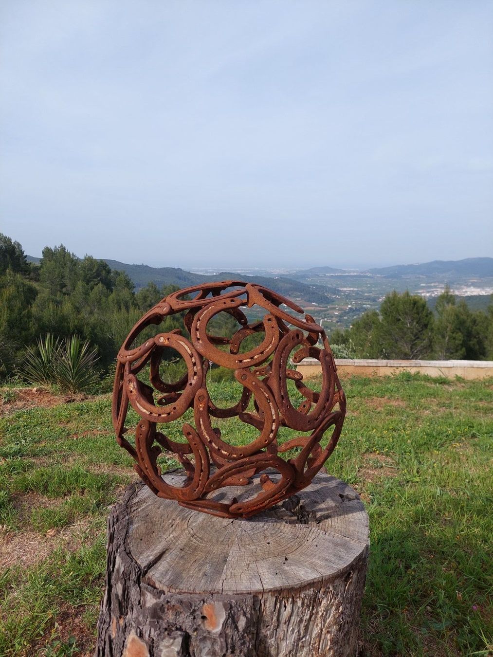 Sculture & Statue: Hufeisen Kugel 45cm Durchmesser – Usato da Wangen SZ venduto da kim_m2wp 4