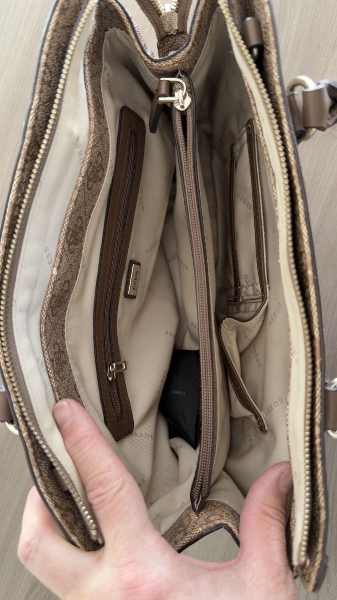 Guess Borse da donna: Sac à main Guess – Usato da Fey venduto da trips.68 4