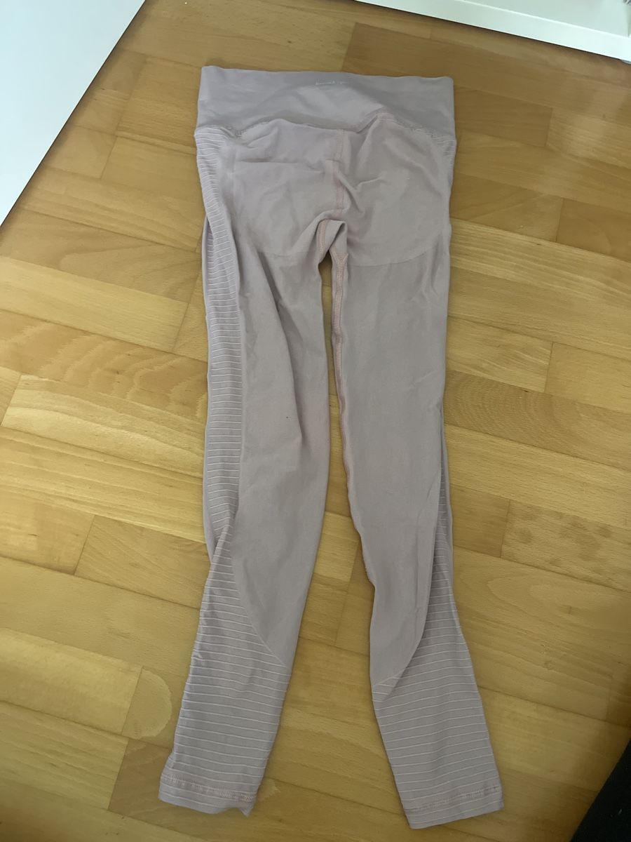 Oceansapart Leggings: Oceans Apart Sporthose – Usato da Bülach venduto da SharonP01 1