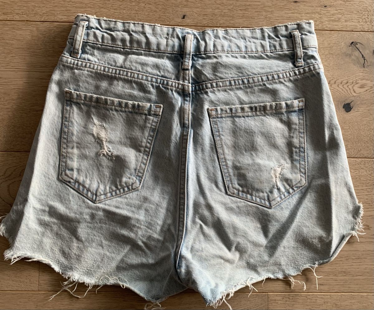Zara Hosen: Short en jean Zara taille haute – Gebraucht aus Zürich von Irassa 2