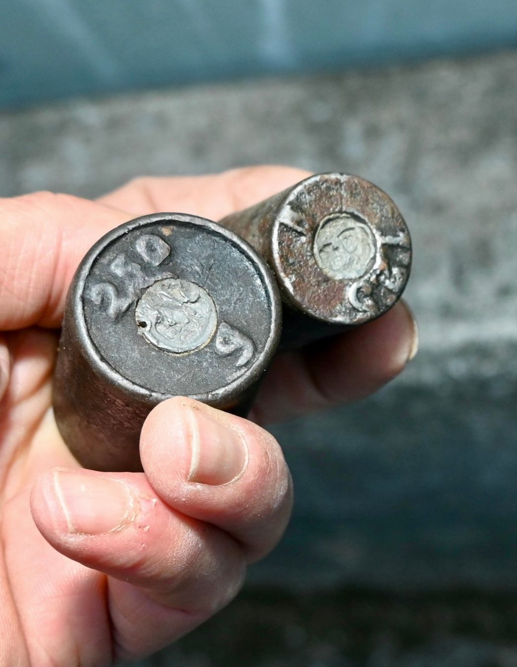 Bilance e pesi: 2 ANTIKE Gewichte 250 & 125 Gramm gemarkt 1 – Usato da Pfaffhausen venduto da mono_rec