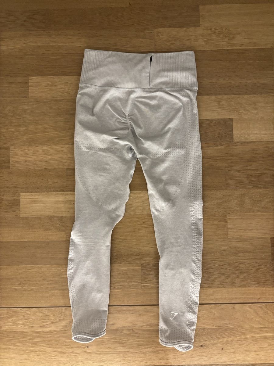 Gymshark Leggings: Gymshark Leggings hellgrau – Gebraucht aus Bern von Enaywi 2