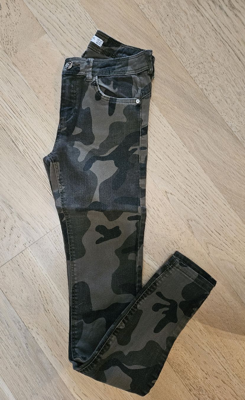 Primark Jeans: jeans militaire – D'occasion à Founex par Ana_2412