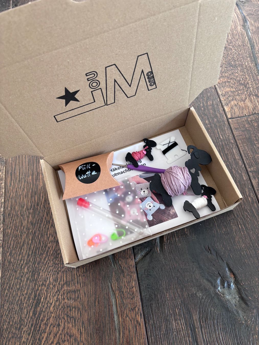Kit bricolage: DIY Häkelkit Mutmachbären & Material, neu! – Nuovo (secondo la descrizione) da St. Niklaus VS venduto da loumonrohandmade 1