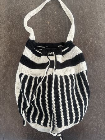 Sac seau crochet rayures noir blanc fait main