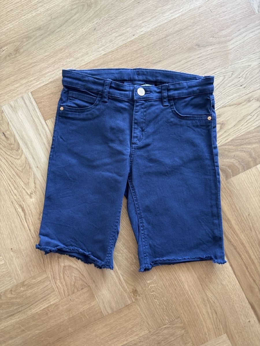 H&M Pantaloni: Shorts von H&M, Grösse 134 – Usato da Wohlen AG venduto da Michi761