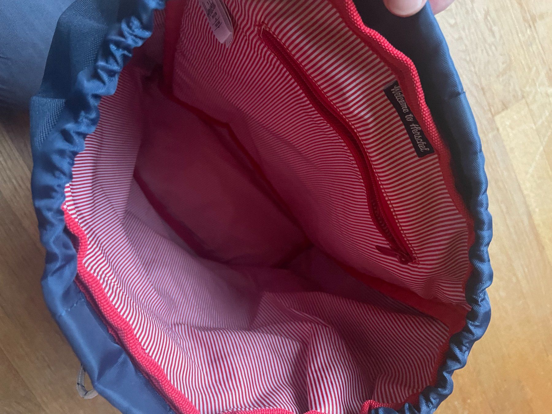 Herschel Zaini: Rucksack Hershel dunkelblau – Usato da Aarau venduto da Chicca2006 1
