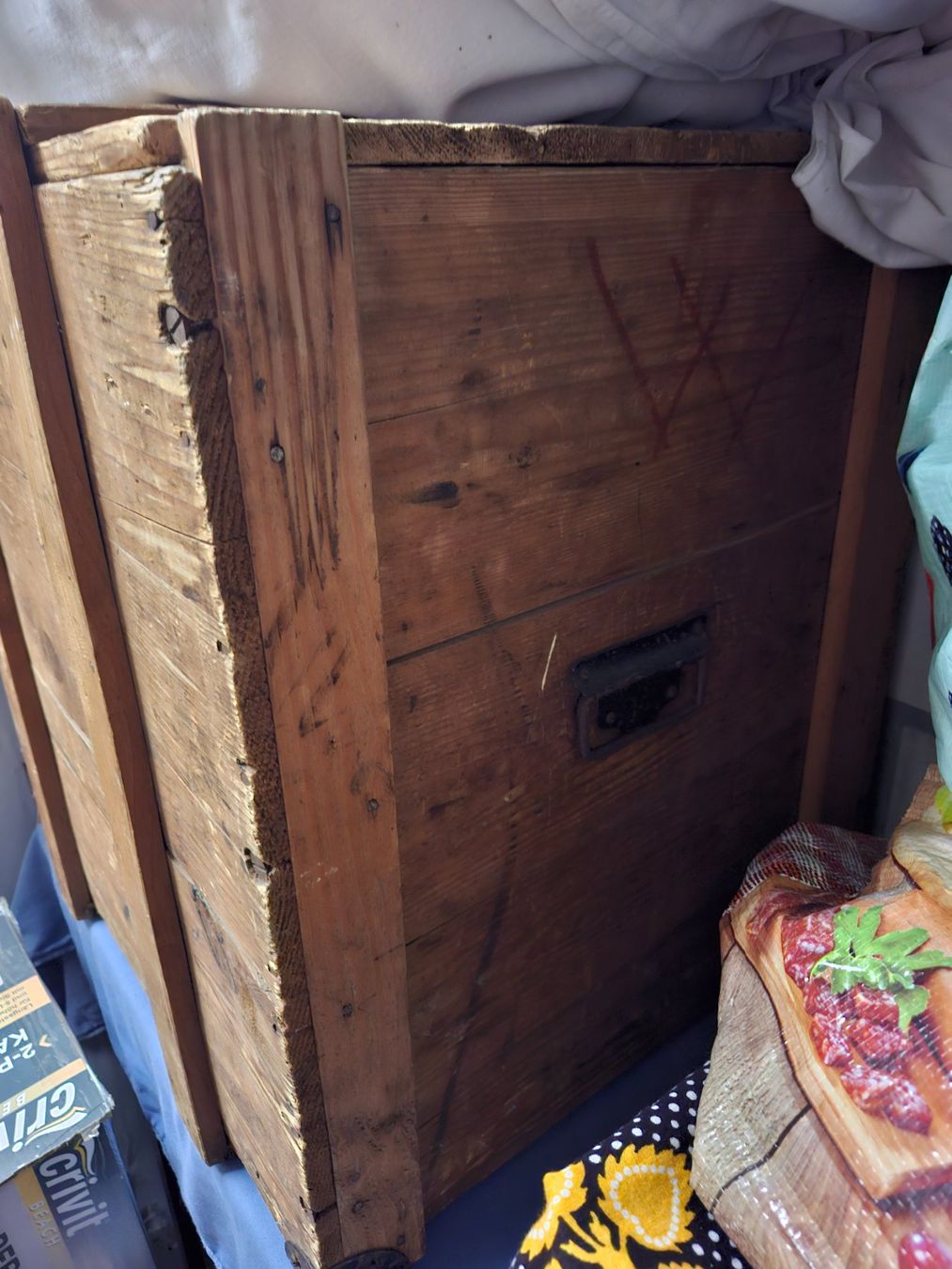 Casse di trasporto: Ancienne caisse en bois – Usato da Biel/Bienne venduto da Lionne72 3