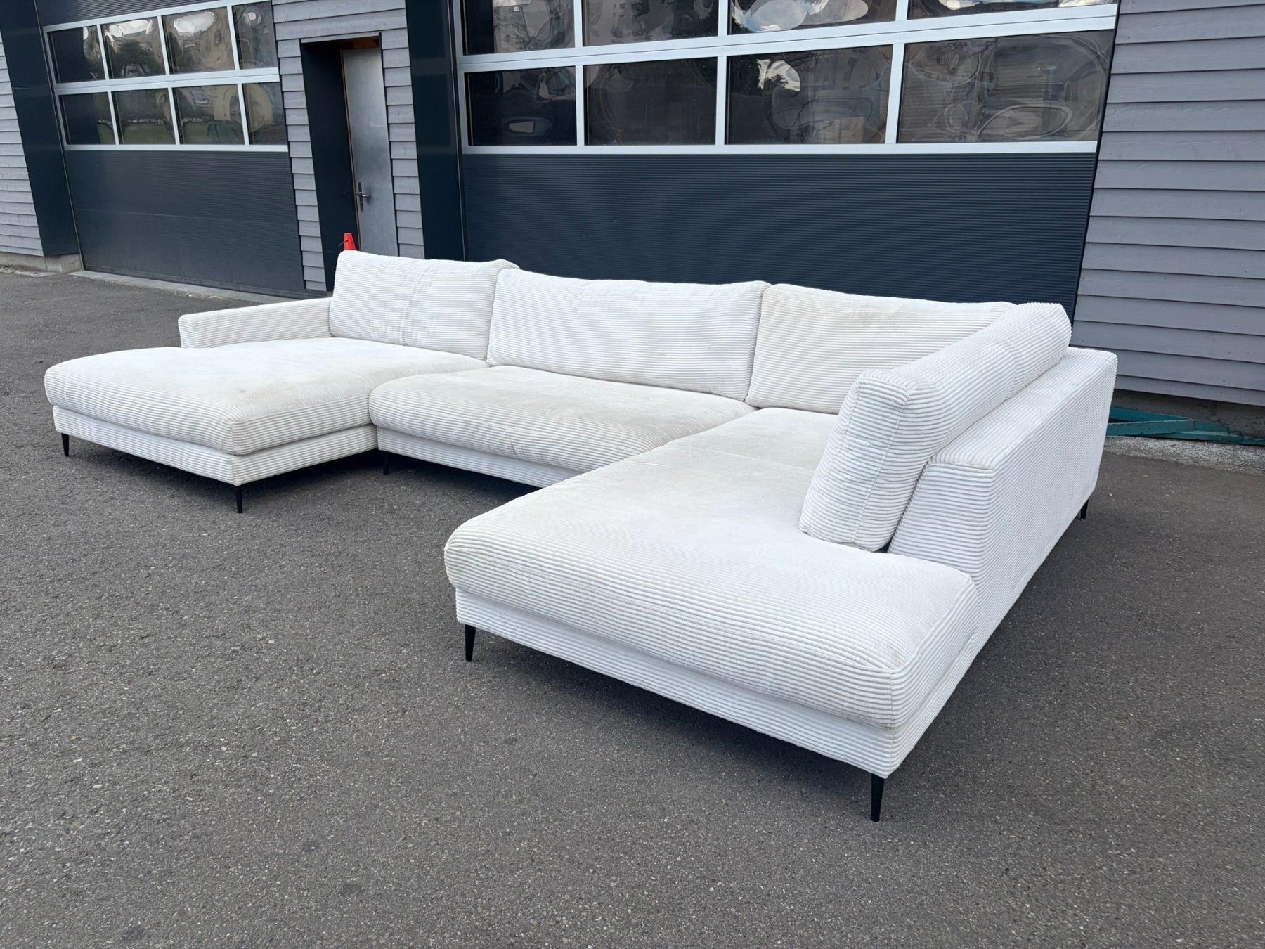 Pfister Sofas: Sitzgruppe SOFA "Cord light grey" – Gebraucht aus Gossau SG von WiWo9200 2