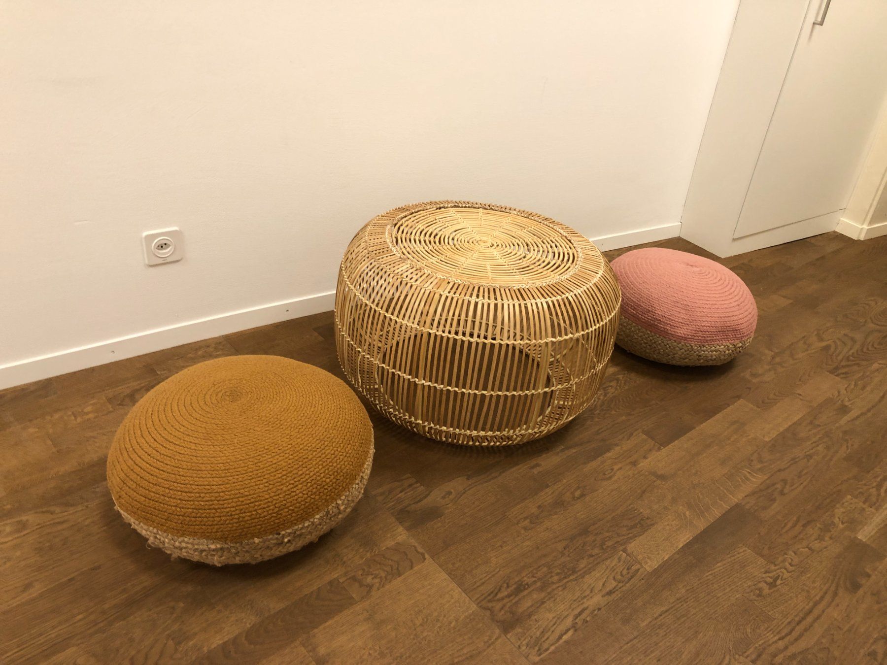 Sgabelli: 2 HOCKER, neuwertig – Usato da Ennetbaden venduto da Raum2010 4
