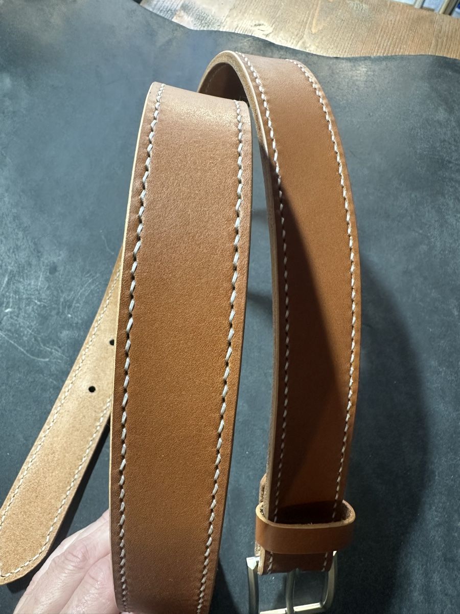 Cinture: Premium Ledergürtel, komplett handgenäht – Nuovo e nell'imballaggio originale da Mettmenstetten venduto da vad_57p2 2