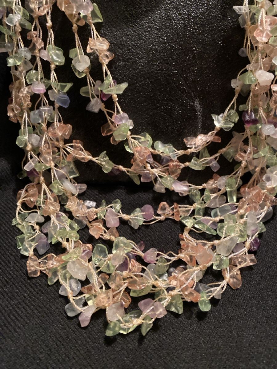 Catenine: Halskette mit bunten Edelstein Splittern - Sommer Look – Usato da Dübendorf venduto da cchiarello 1