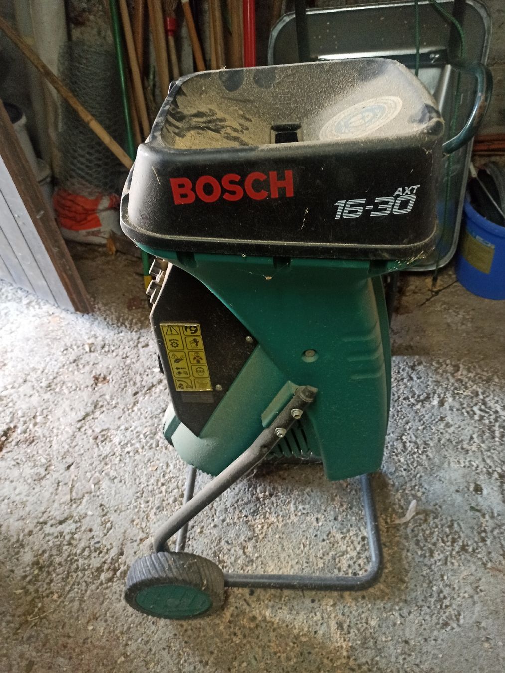 Bosch Häcksler: Bosch Häcksler16-30 – Gebraucht aus Adlikon b. Regensdorf von Horstle