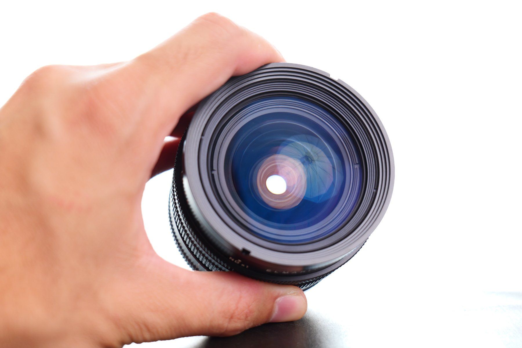 Leica Obiettivi: Leica Elmarit-R 19mm f2.8 Version 2 – Usato da Tecknau venduto da LevinLaufmann 7