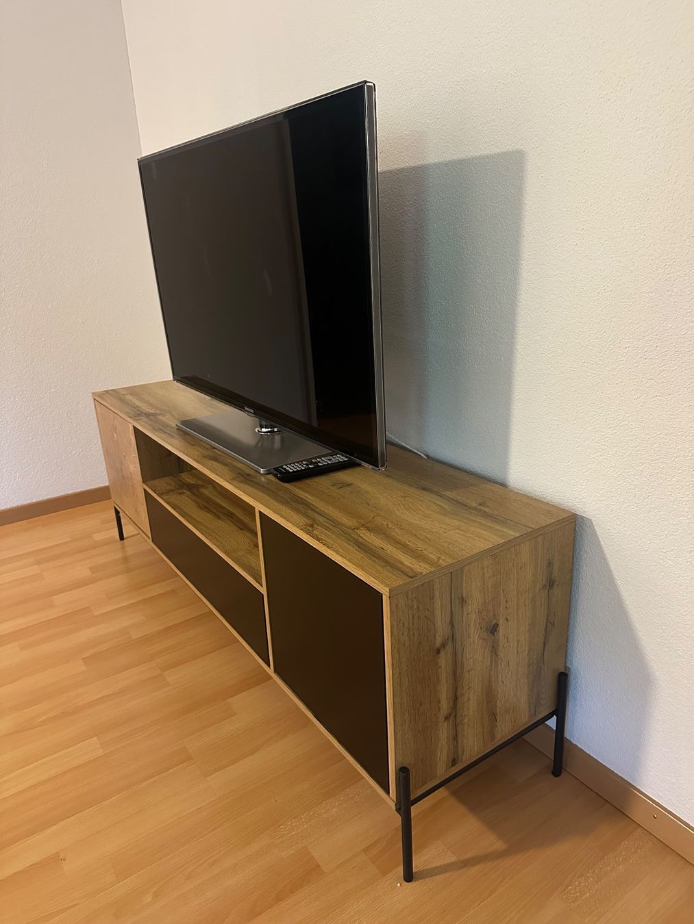 TV Möbel: TV Möbel / Lowboard  – neuwertig – Neu (gemäss Beschreibung) aus Zürich von Twisterli 1