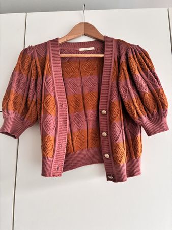 Hübsche Strickjacke, zweifarben, Grösse XS