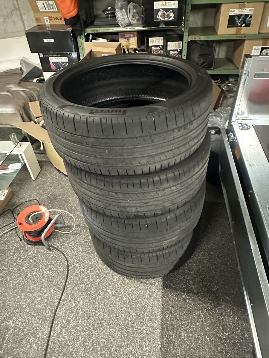 2x Pirelli P Zero 295/35 22 2x Pirelli p Zero 265/40 22 (Gebraucht) in 2x Pirelli P Zero 295/35 22 2x Pirelli p Zero 265/40 22 (Gebraucht) in