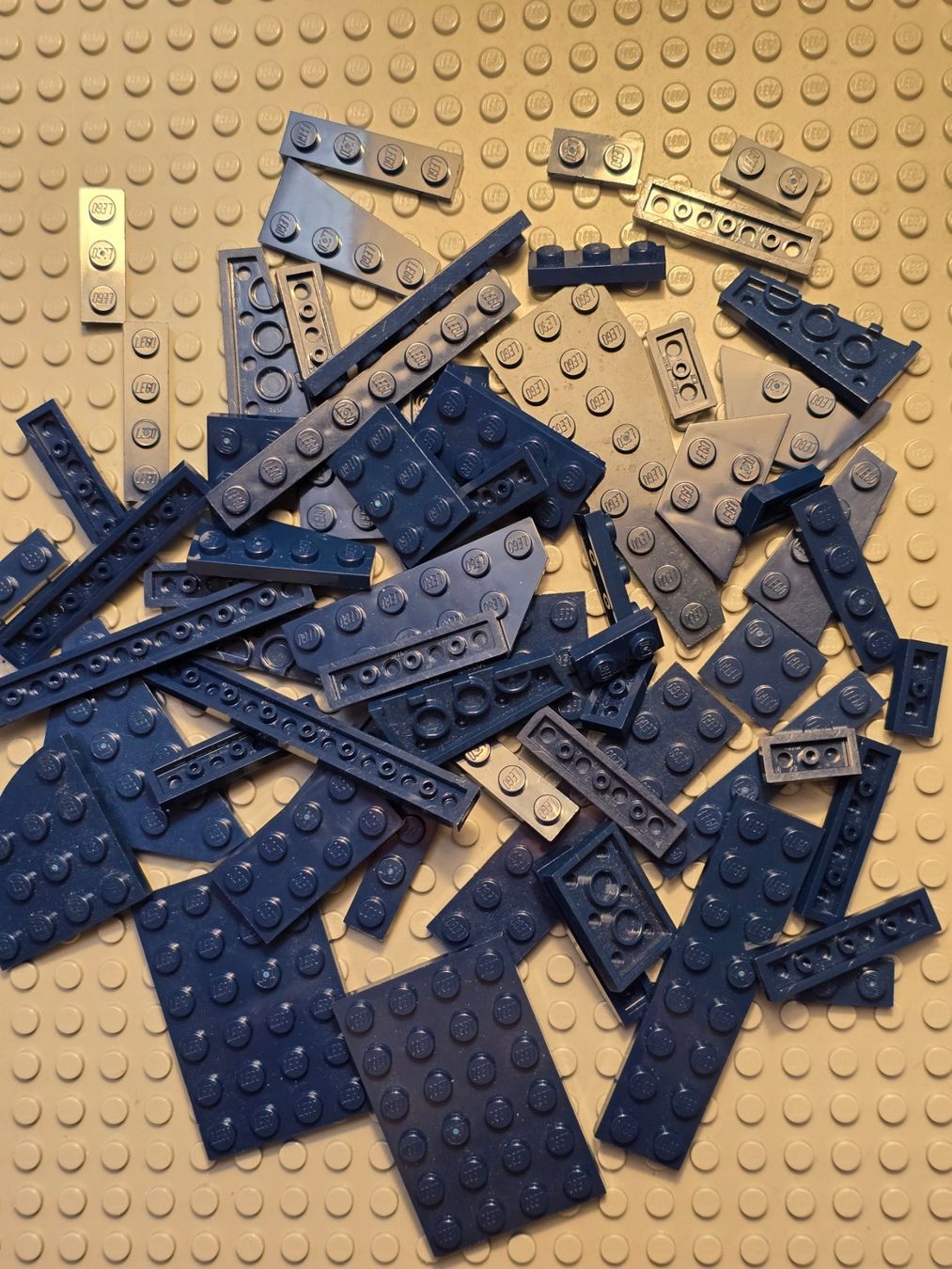 Lego Baukästen: Lego Platten div.in dunkel blau – Gebraucht aus Basel von Swi-7621
