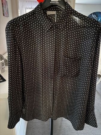 Bluse schwarz weiss gepunktet
