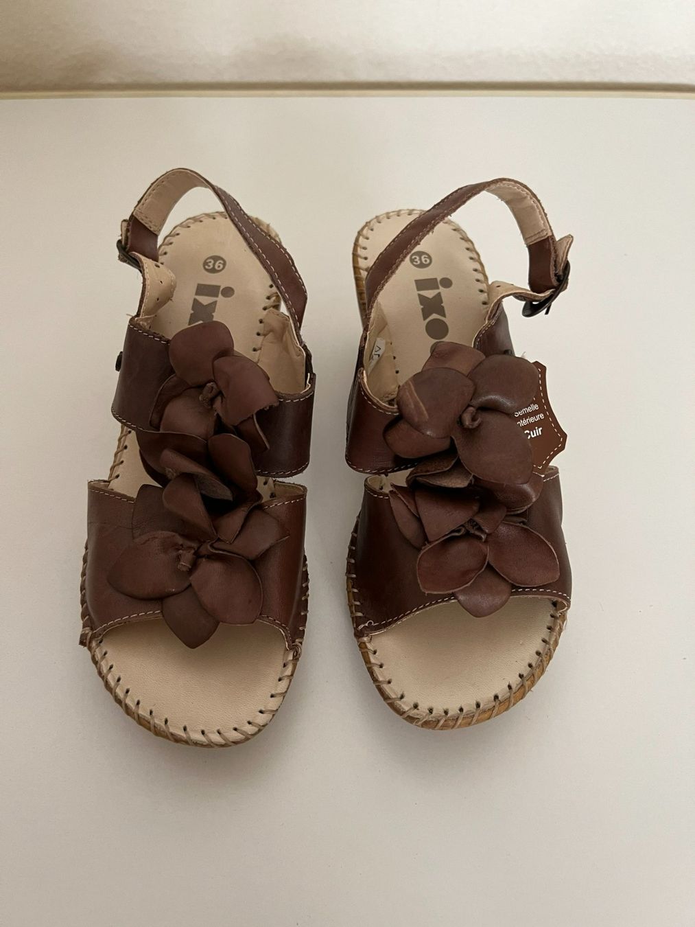 Scarpe da donna: Sandales neuves, taille 36 – Usato da Sierre venduto da mimi7575 2
