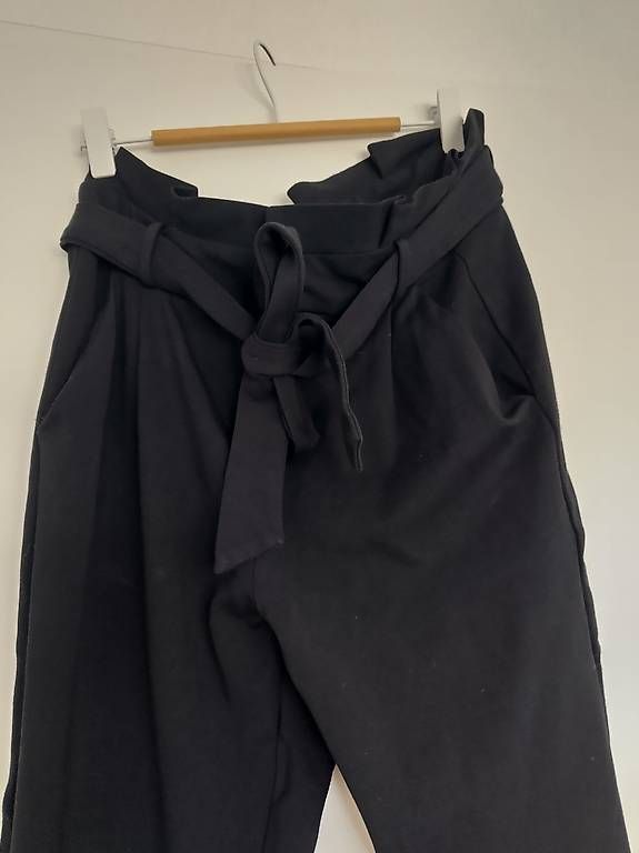 Vero Moda Pantaloni: Pantalon taille haute M Vero Moda – Usato da Morges venduto da L_6688 1