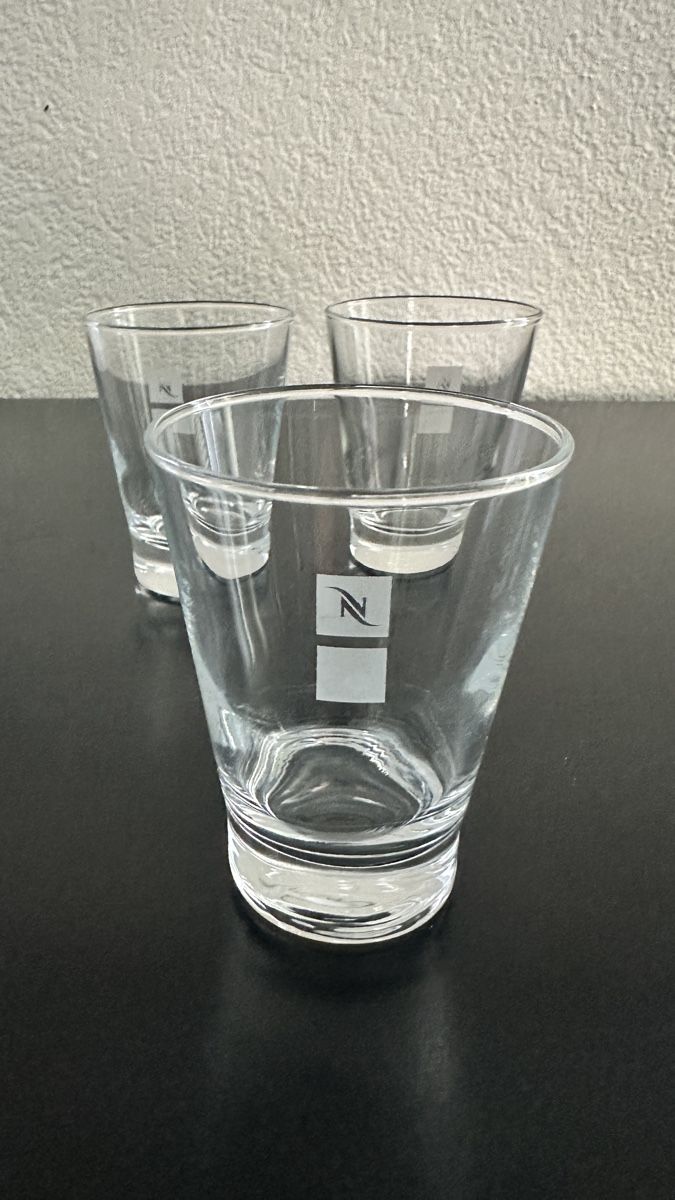 Nespresso Bicchieri: Drei Nespresso Espresso macchiato Gläser. – Nuovo (secondo la descrizione) da Bern venduto da HeinzHu