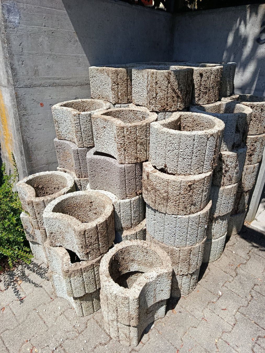 Pierres & tuiles: Deko Pflanzensteine – D'occasion à Aesch BL par her_55b9 1