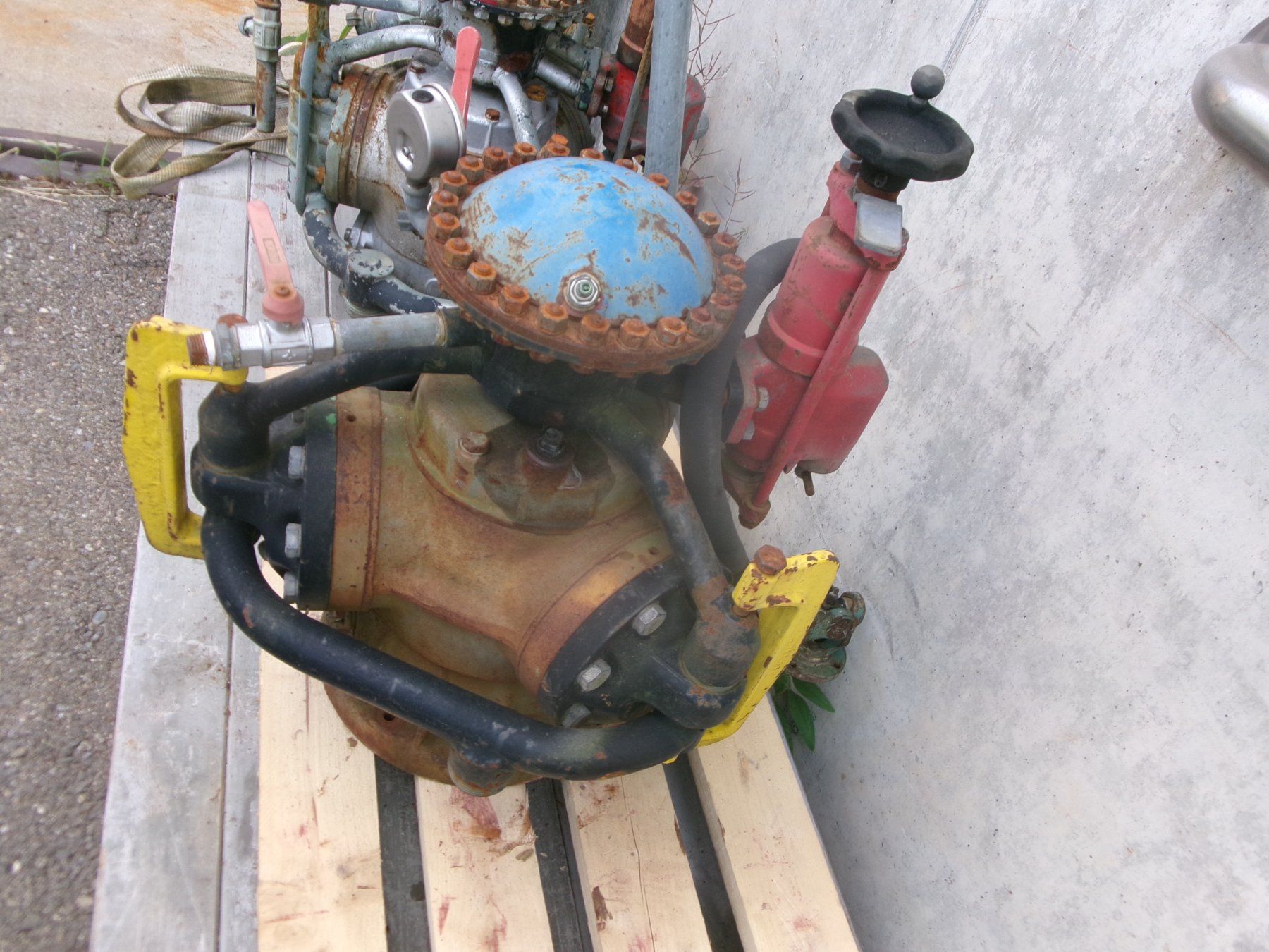 Bührer Trattori: Fischer -Bührer -Pflanzenschutz - Pumpe -Spritztraktor – Usato da Eschenbach SG venduto da GM-29 1