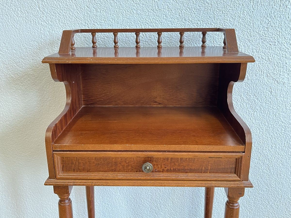 Tische: Vintage Telefontischli aus Holz – Gebraucht aus Horgen von Grizzly83 2