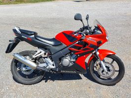 Honda CBR 125 R Motorrad A1 ab 16 jahren fahrbar 10 kw
