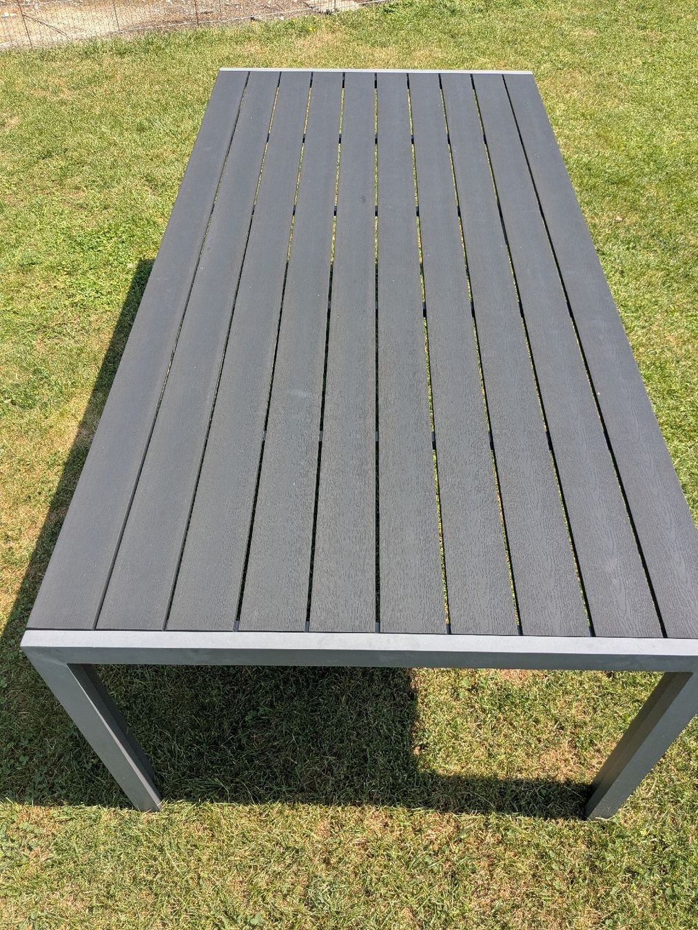 Tische: Gartentisch Kunststoff/Metall Anthrazit rechteckig gebraucht – Gebraucht aus Lachen SZ von stefan.kuettel 1