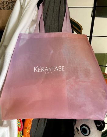 Vendo shopper con pochette in tela rosa (di Kerastase)