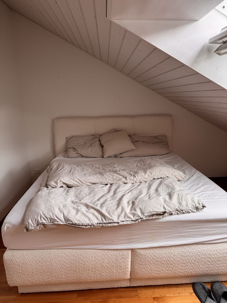 Betten: Boxspringbett in Weiss 180x200cm – Gebraucht aus Nesslau von mel_5wzy 1