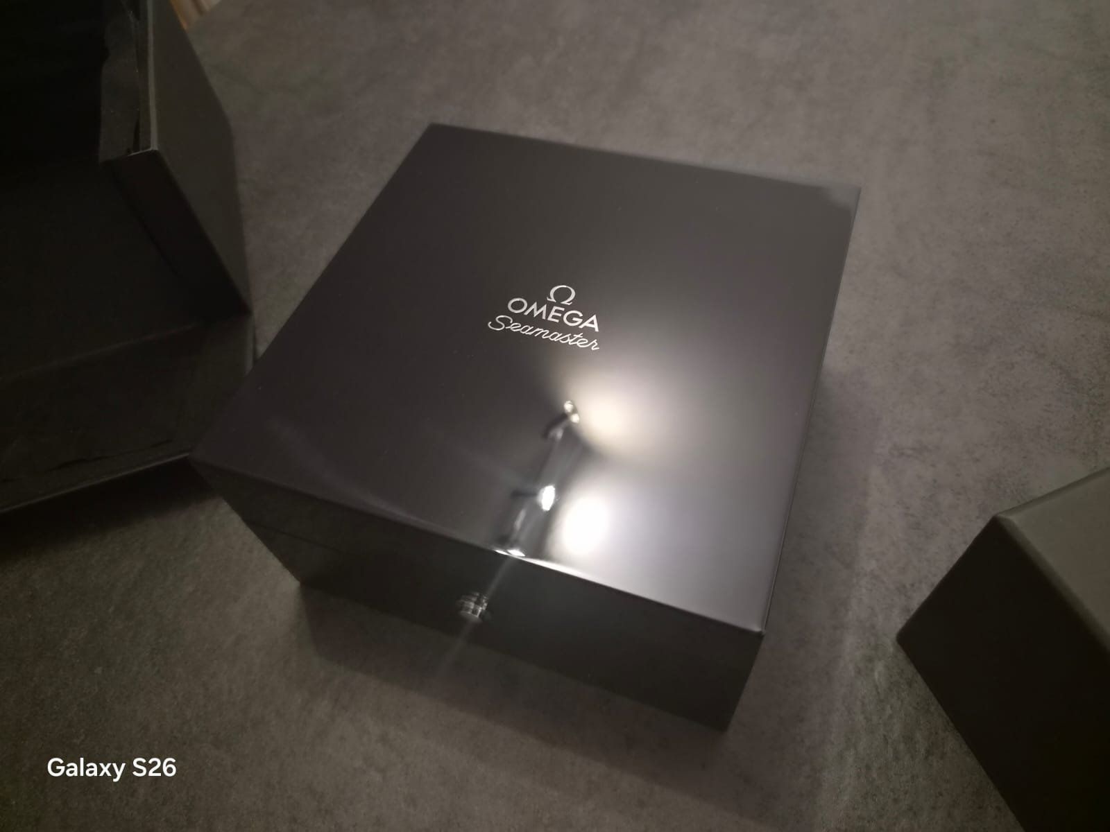 Omega Scatole porta orologi: Vend  boîte Oméga Seamaster – Usato da Genève venduto da hen_dz9m