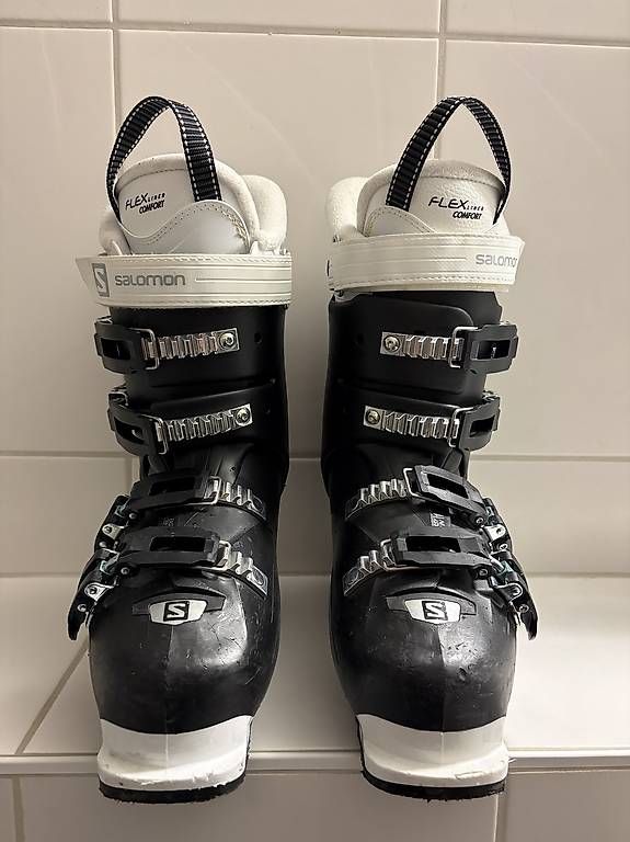 Salomon Scarpe da donna: Chaussures de ski Salomon taille 24 – Usato da Martigny venduto da jcj_j2fb