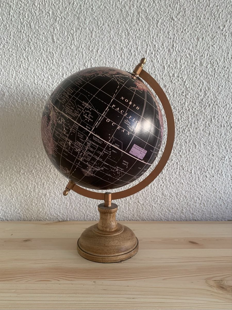 Maisons du monde Altro in Decorazioni & Accessori: Schöner Globus mit Holzsockel – Usato da Zürich venduto da Leonieonie.