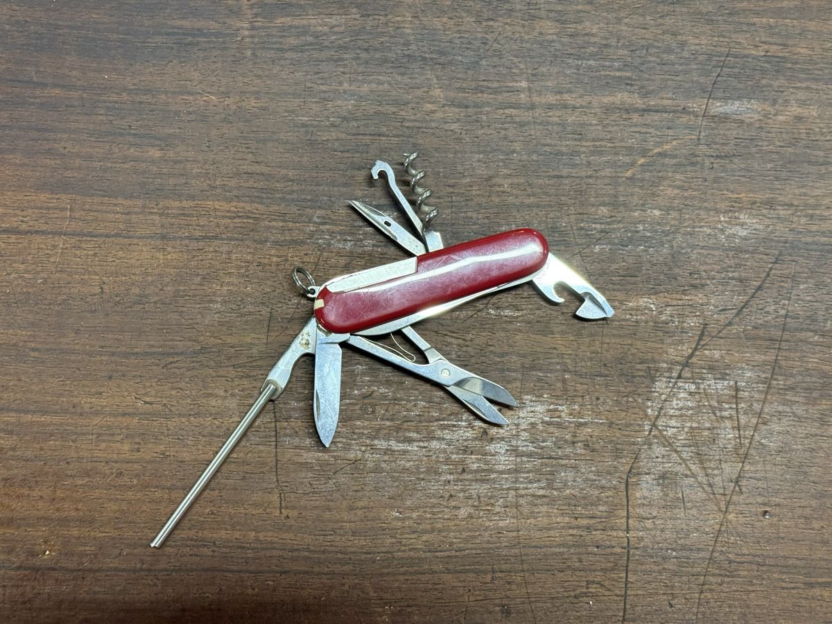 Victorinox Couteaux de poche: Couteau modele de présentation Victorinox  – D'occasion à Sierre par OCNL 1
