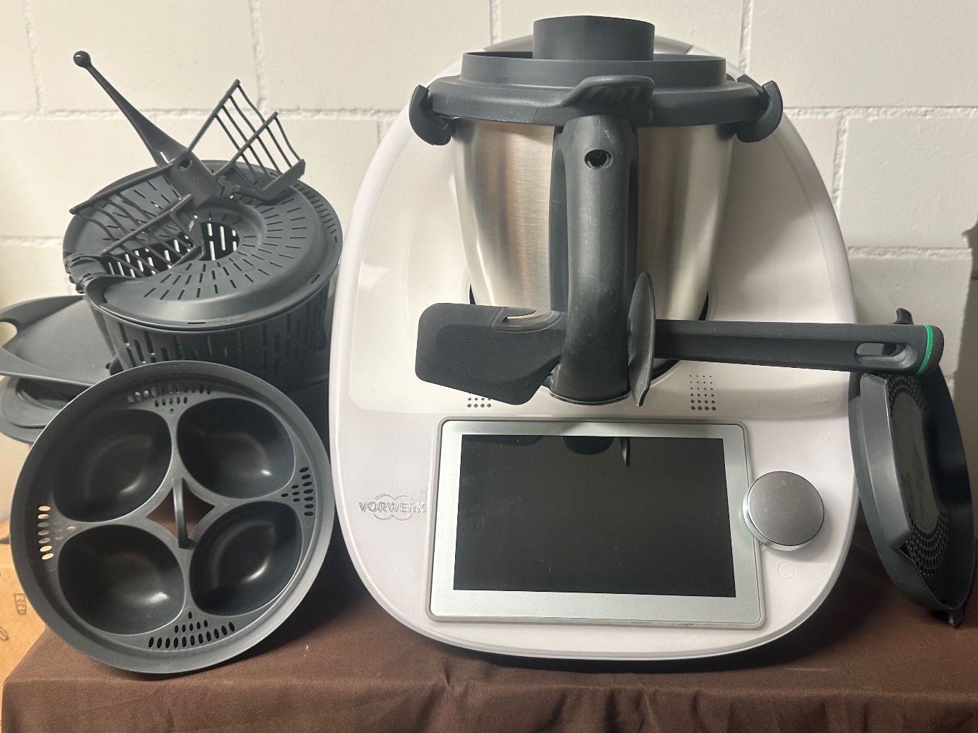 Thermomix Elettrodomestici da cucina: Thermomix TM6 - Komplettset + Eier Pochierer – Usato da Schiers venduto da mur_df5q